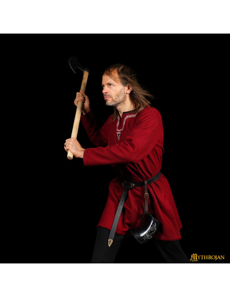 Jarro medieval com design de corvo...