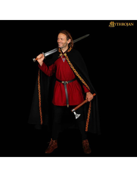 Capa medieval de lã com bordas...