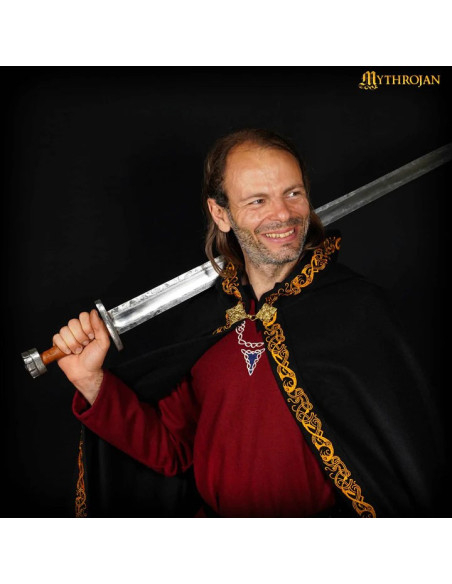 Capa medieval de lã com bordas...