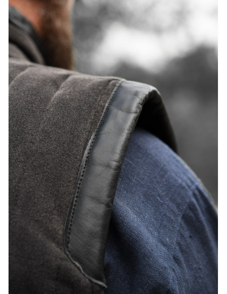 Gambesão medieval sem mangas...