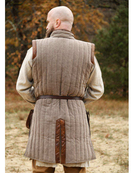 Gambesão medieval sem mangas...