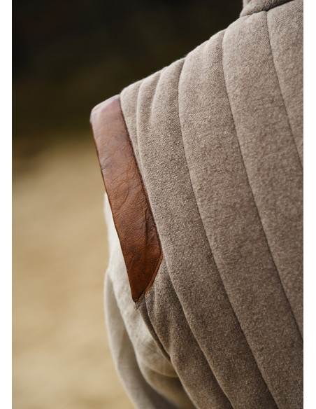 Gambesão medieval sem mangas...