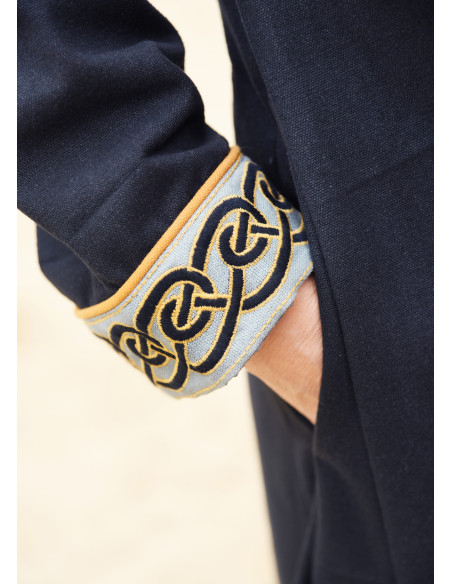 Abrigo vikingo bordado modelo Ella,...