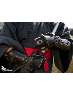 Brazaletes samurais Bushi com Manoplas 2