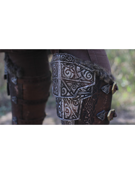 Grebas vikingas Bárbaros com gravuras