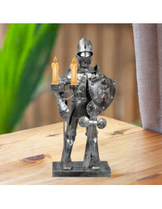 Guerreiro medieval templário com suporte para velas 2