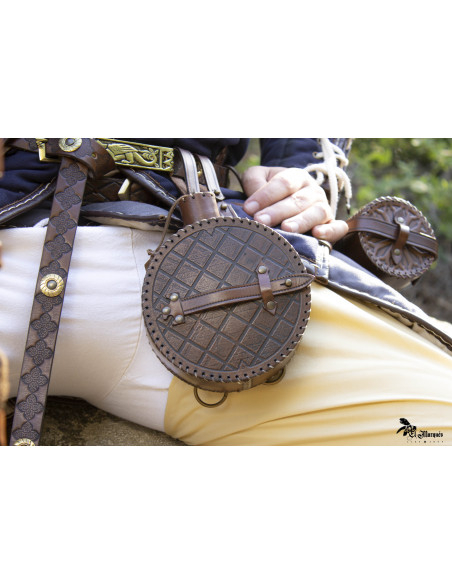 Cantil Explorer medieval em couro