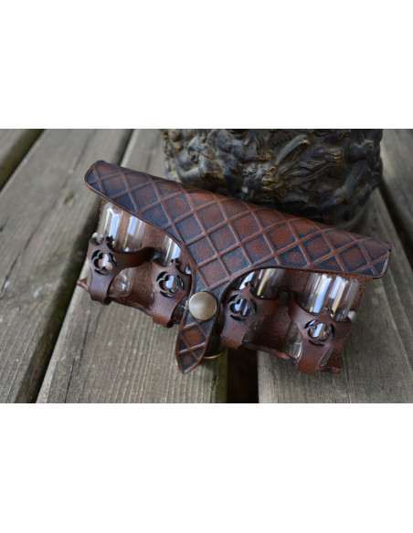 Bolsa de couro para 4 poções mágicas...