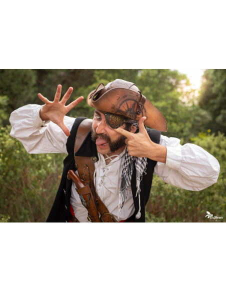 Pirataria em couro marrom