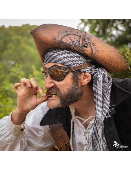 Pirataria em couro marrom