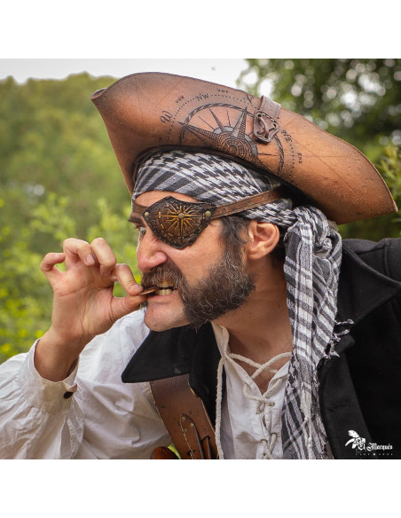 Pirataria em couro marrom