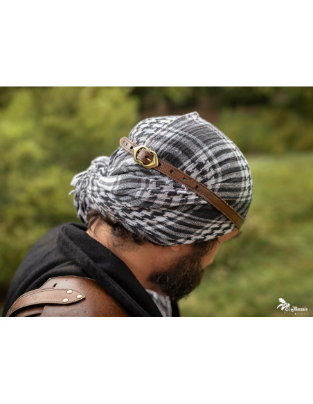 Pirataria em couro marrom