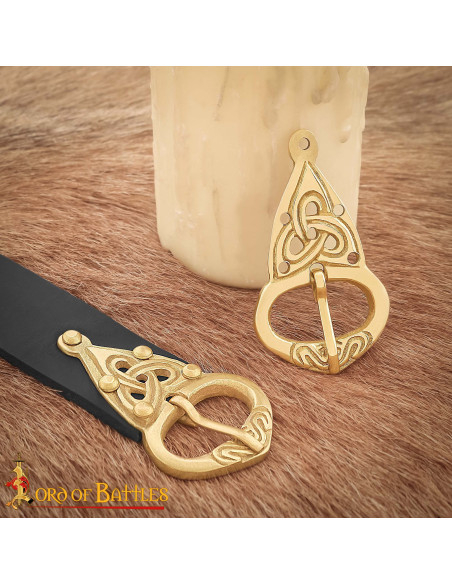 Fivela de cinto vikinga com nós celtas