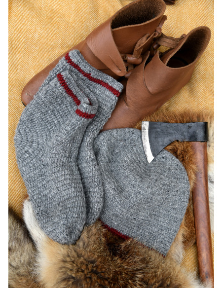 Gorro de lã crochê, cinza-vermelho