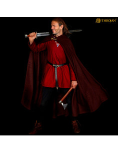 Capa medieval em lã com capuz e fecho 2