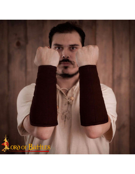 Brazaletes medievais acolchoados em...
