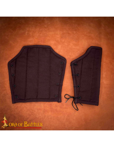 Brazaletes medievais acolchoados em...