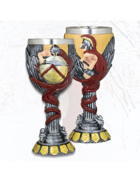 Copa de resina decorada com capacete...