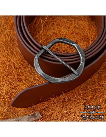 Fivela medieval forjada à mão para...