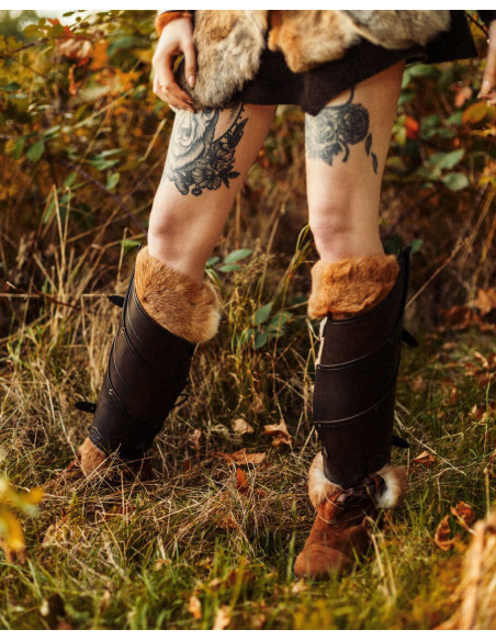 Grebas medievais em couro modelo...