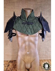 Ombreiras medievais de couro modelo Namor, cor preta