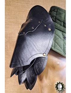 Ombreiras medievais de couro modelo Namor, cor preta 2