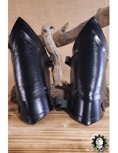 Brazaletes medievais de couro modelo Senua, cor preta