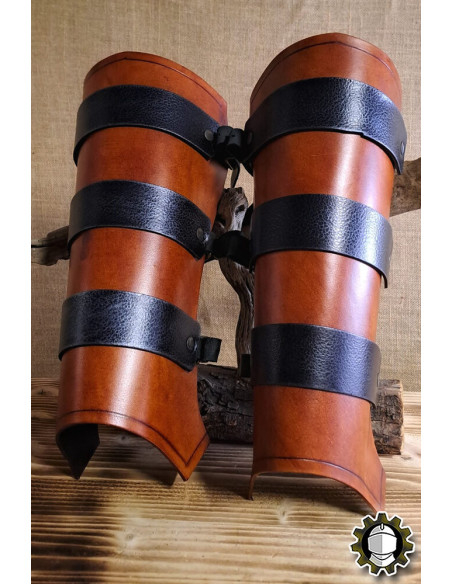 Grebas medievais em couro modelo...