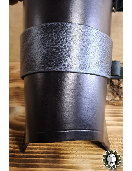 Grebas medievais em couro modelo...