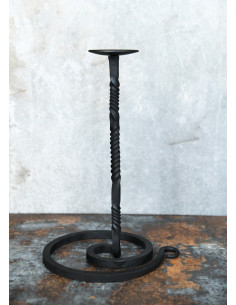 Candelabro para velas e suporte para capacetes 2