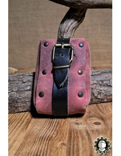 Bolso medieval em couro vermelho modelo Adam