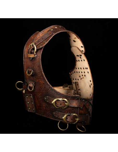 Peto de couro marrom modelo Bárbaro