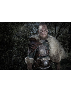 Peto de couro negro modelo Bárbaro