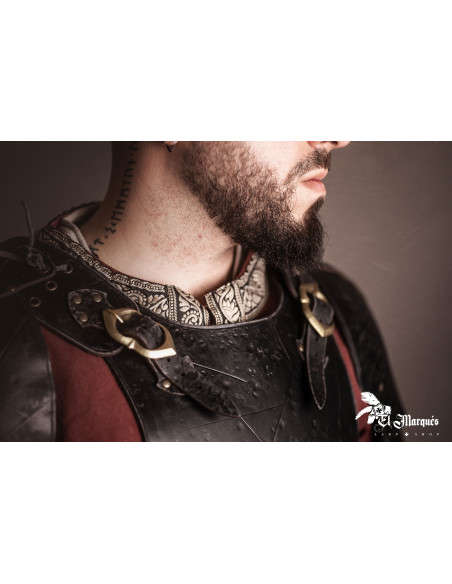 Peitoral de couro modelo Mercenário