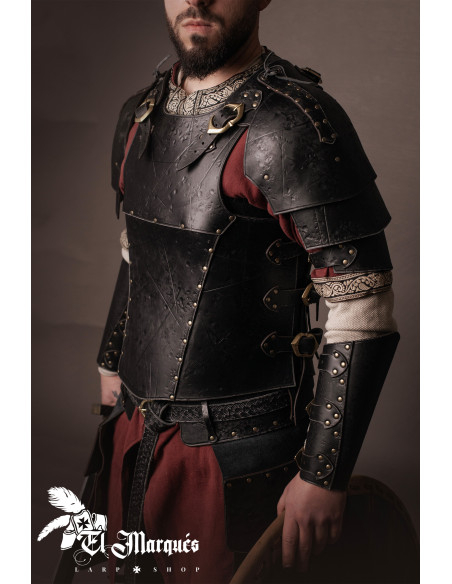 Peitoral de couro modelo Mercenário