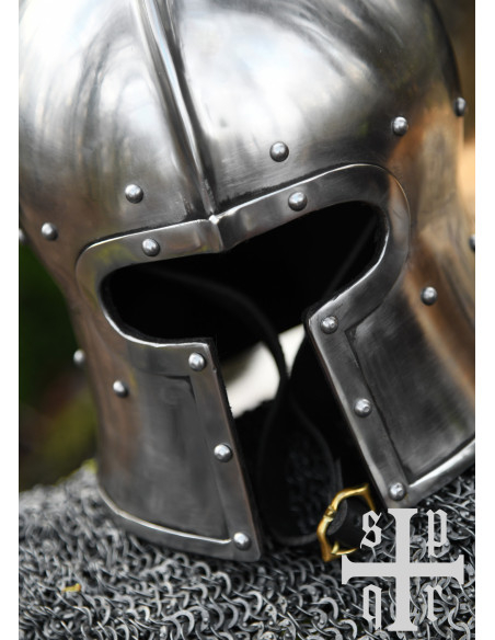 Barbuta medieval abertura em T, 2 mm.