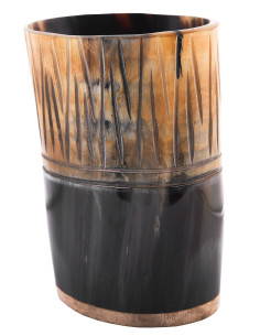 Copo medieval em chifre e madeira (11 cm.)