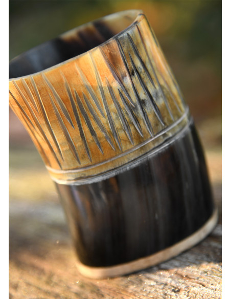 Copo medieval em chifre e madeira (11...