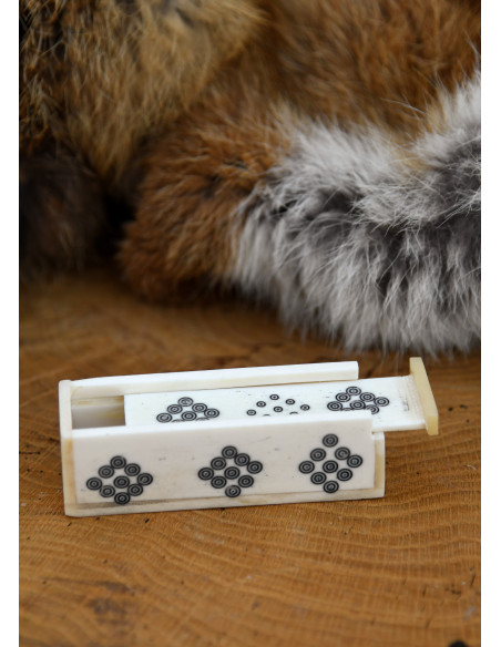 Caixinha Vikinga feita de osso