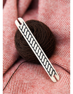 Lançadeira em osso com padrão trançado 2