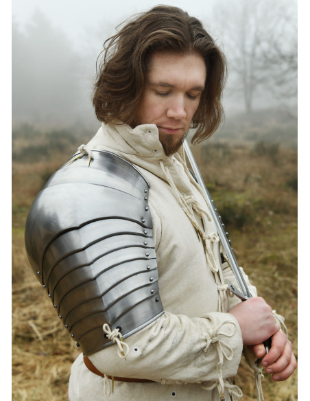 Omoplatas medievais em aço (1,2 mm.)