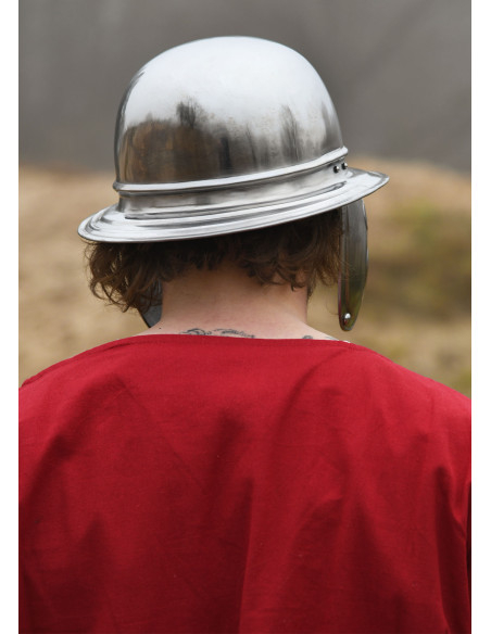 Capacete Galo, tipo Alesia, em aço