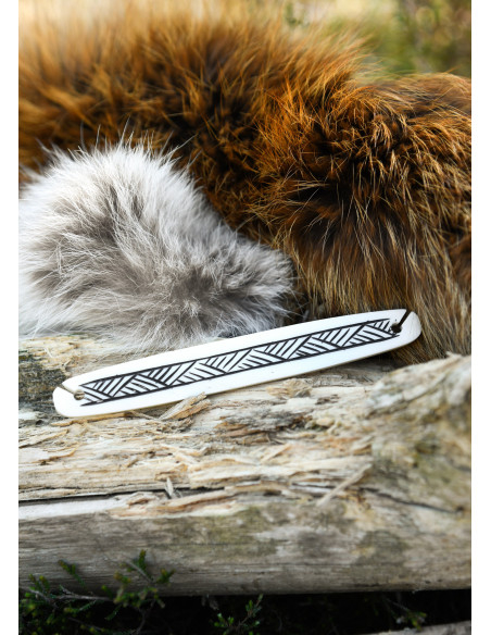 Lançadeira medieval de osso para tecer