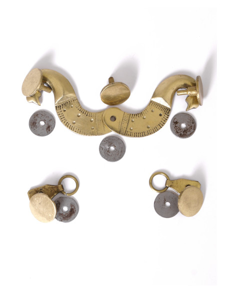 Ferragens e botões para Lórica Hamata...