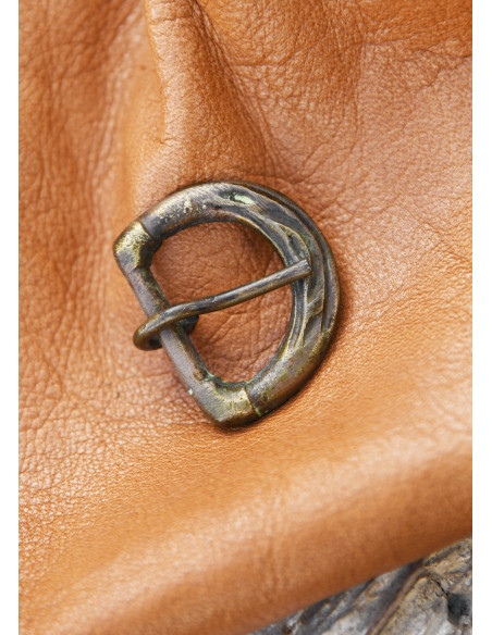 Fivela de cinto normanda, latão