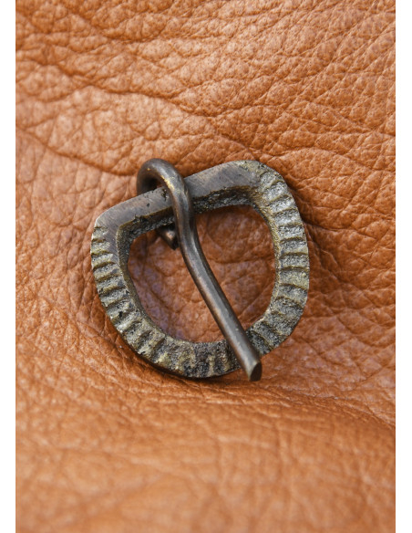 Fivela de cinto medieval pequena, latão