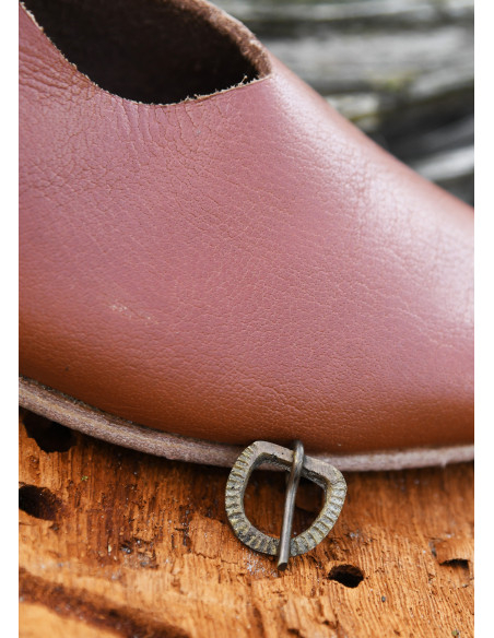 Fivela de cinto medieval pequena, latão