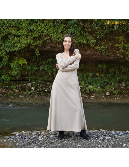 Vestido medieval de gola redonda...