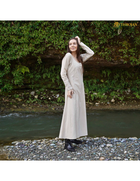 Vestido medieval de gola redonda...
