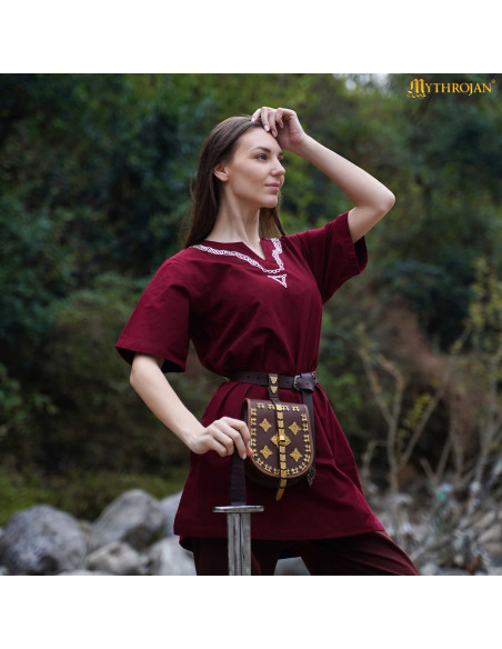 Túnica medieval de algodão com gola...